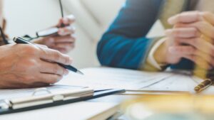 diferencia entre querella. denuncia y demanda